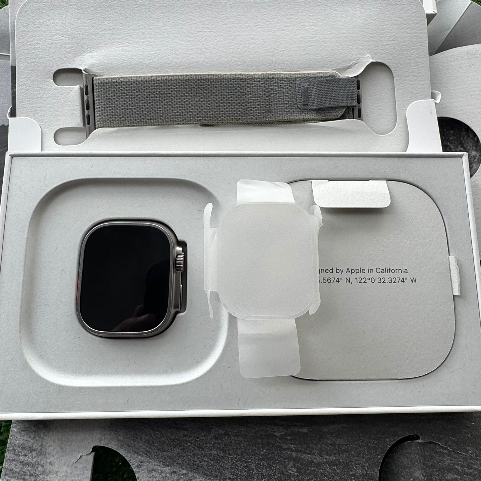 Apple Watch Ultra 2 49mm Natural Titanium Blue Open Box - Image 3