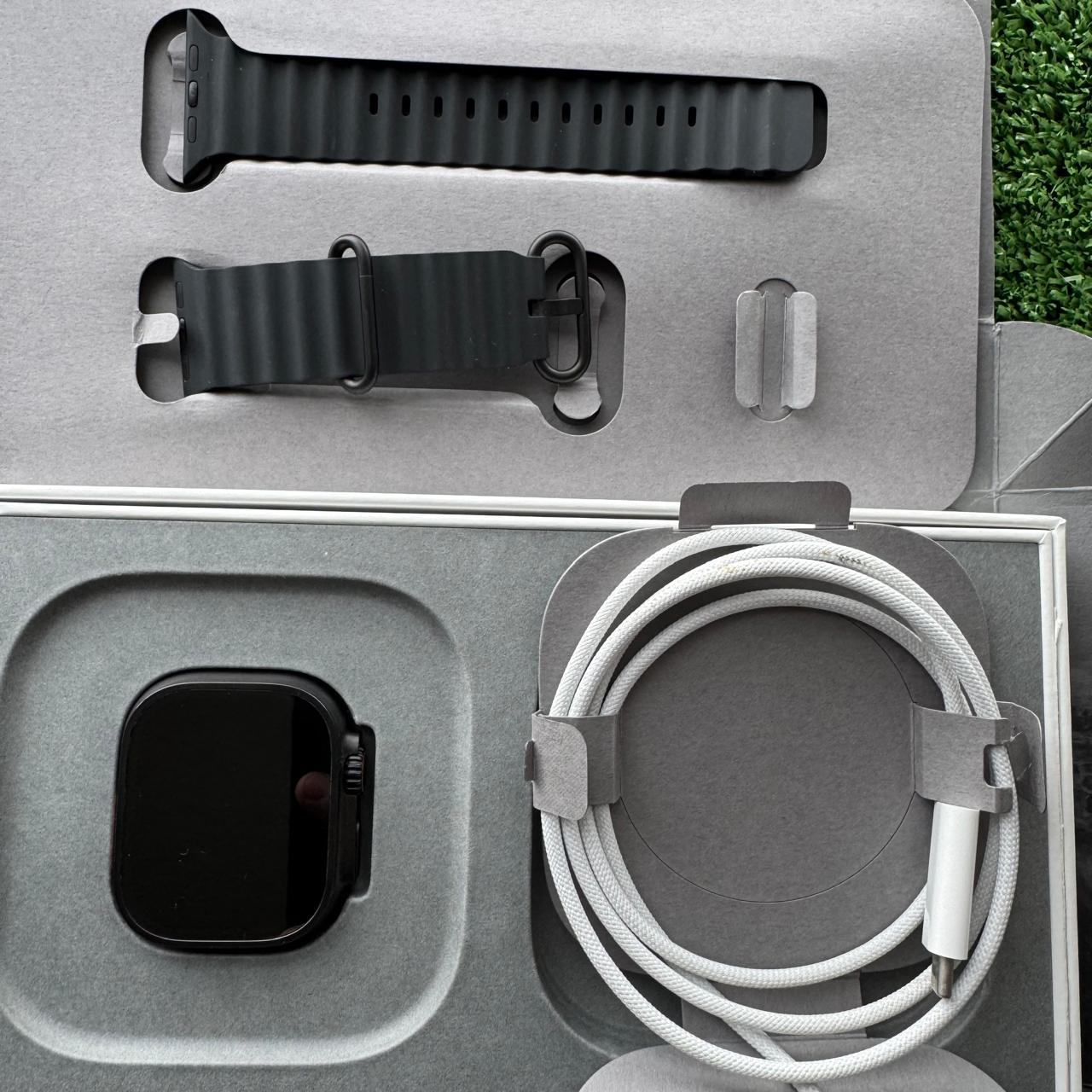 Apple Watch Ultra 2 49mm Black Titanium Open Box - Image 4