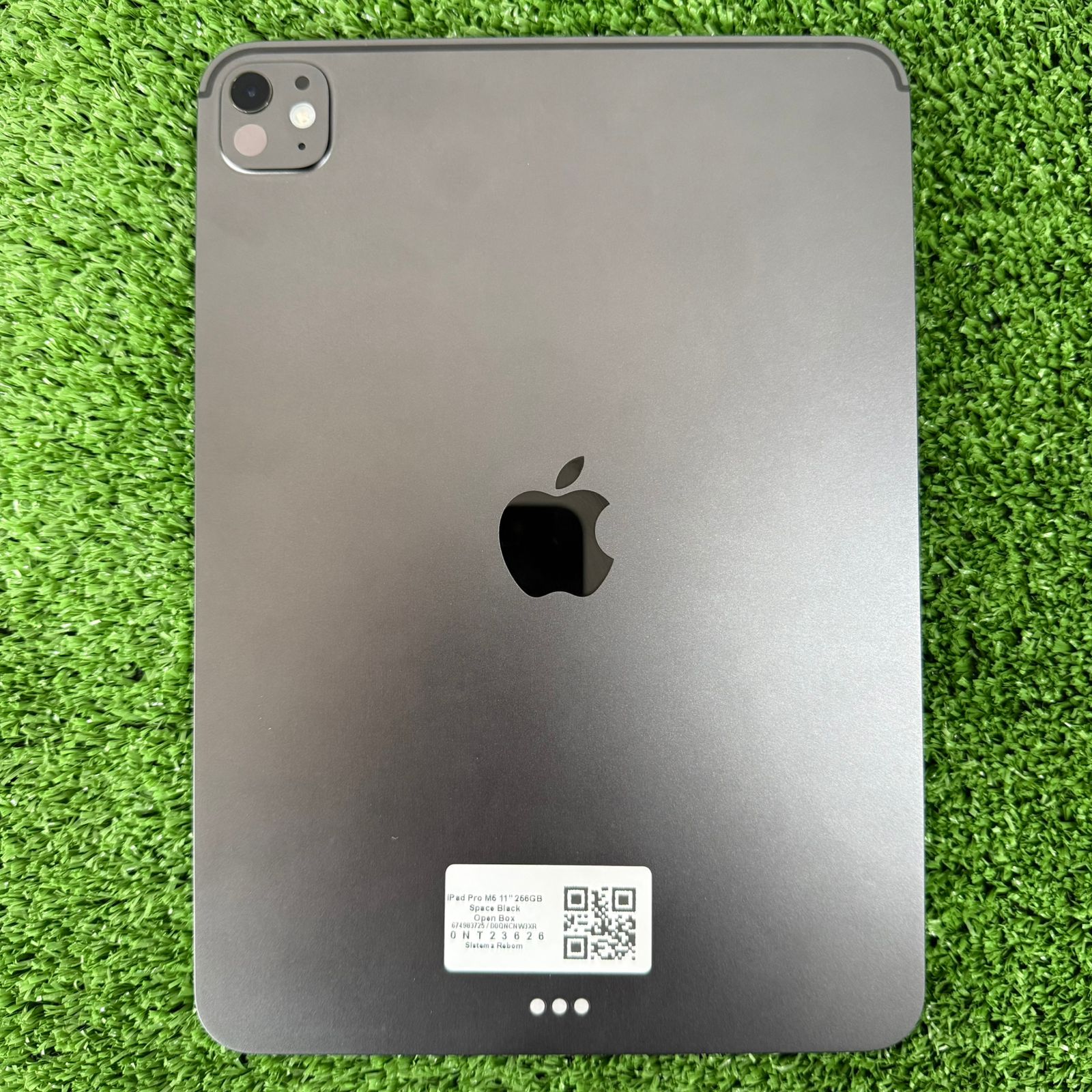iPad Pro M5 11" 256GB Space Black Open Box - Image 3